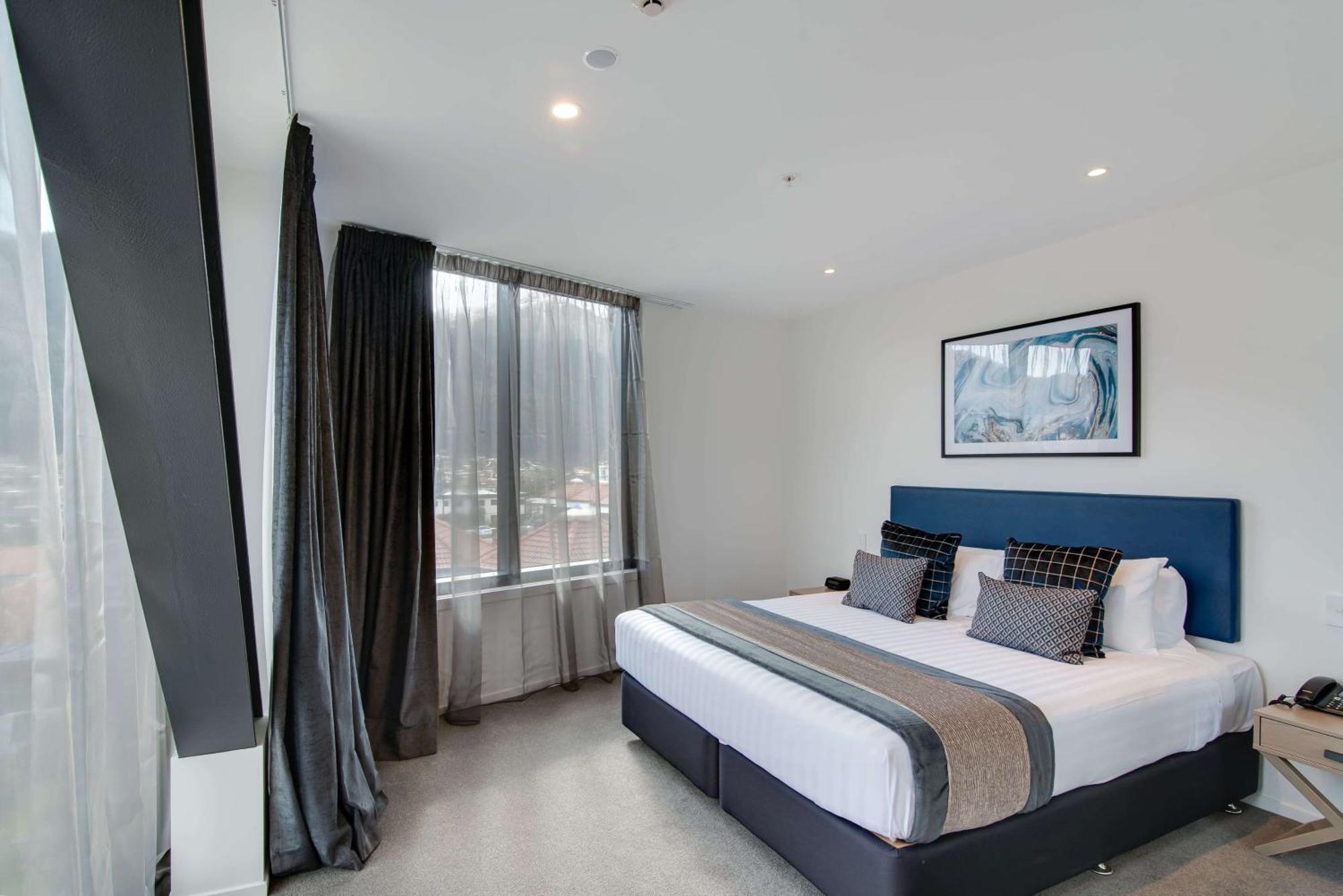 รามาดา บาย วินด์แฮม ควีนส์ทาวน์ เซ็นทรัล Hotel ภายนอก รูปภาพ